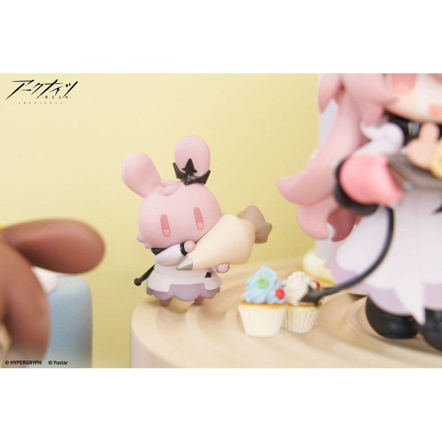 Arknights Would You Like A Dessert? Mini Series PVC Statue Civilight Eterna 11 cm - The Happy Toy Store