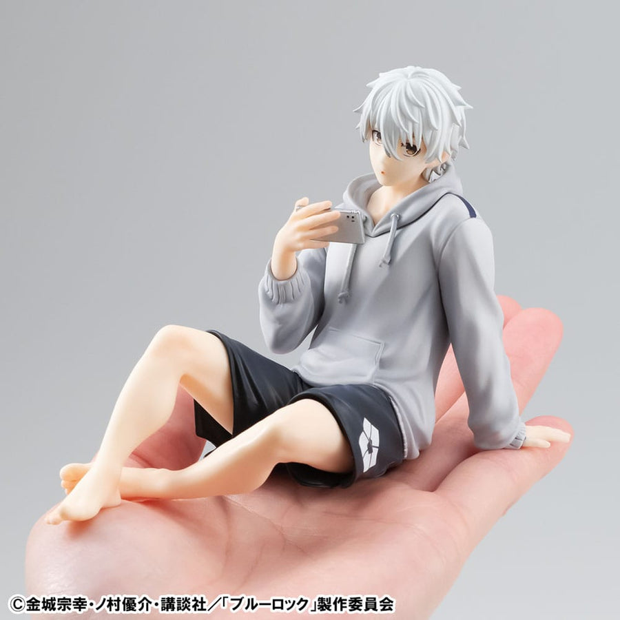 Blue Lock G.E.M. Series PVC Statue Seishiro Nagi Repaint Ver. Palm Size 9 cm - The Happy Toy Store