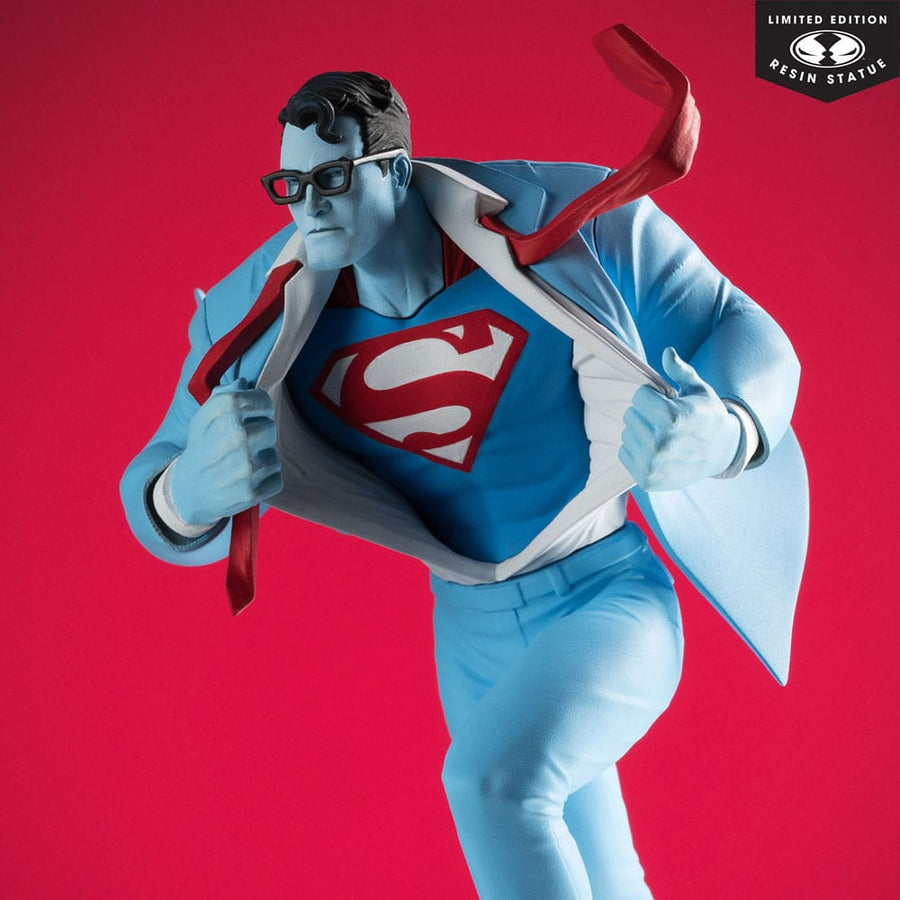 DC Direct Statue 1/10 Superman Red and Blue: Superman by Clayton Henry Limited Edition 16 cm - The Happy Toy Store