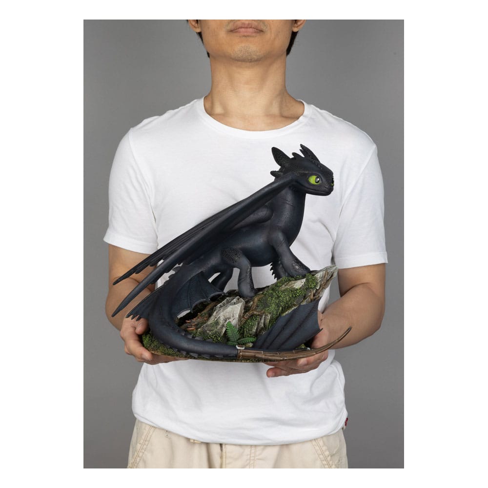 Dragons Master Craft Statue Standing Toothless 31 cm - The Happy Toy Store