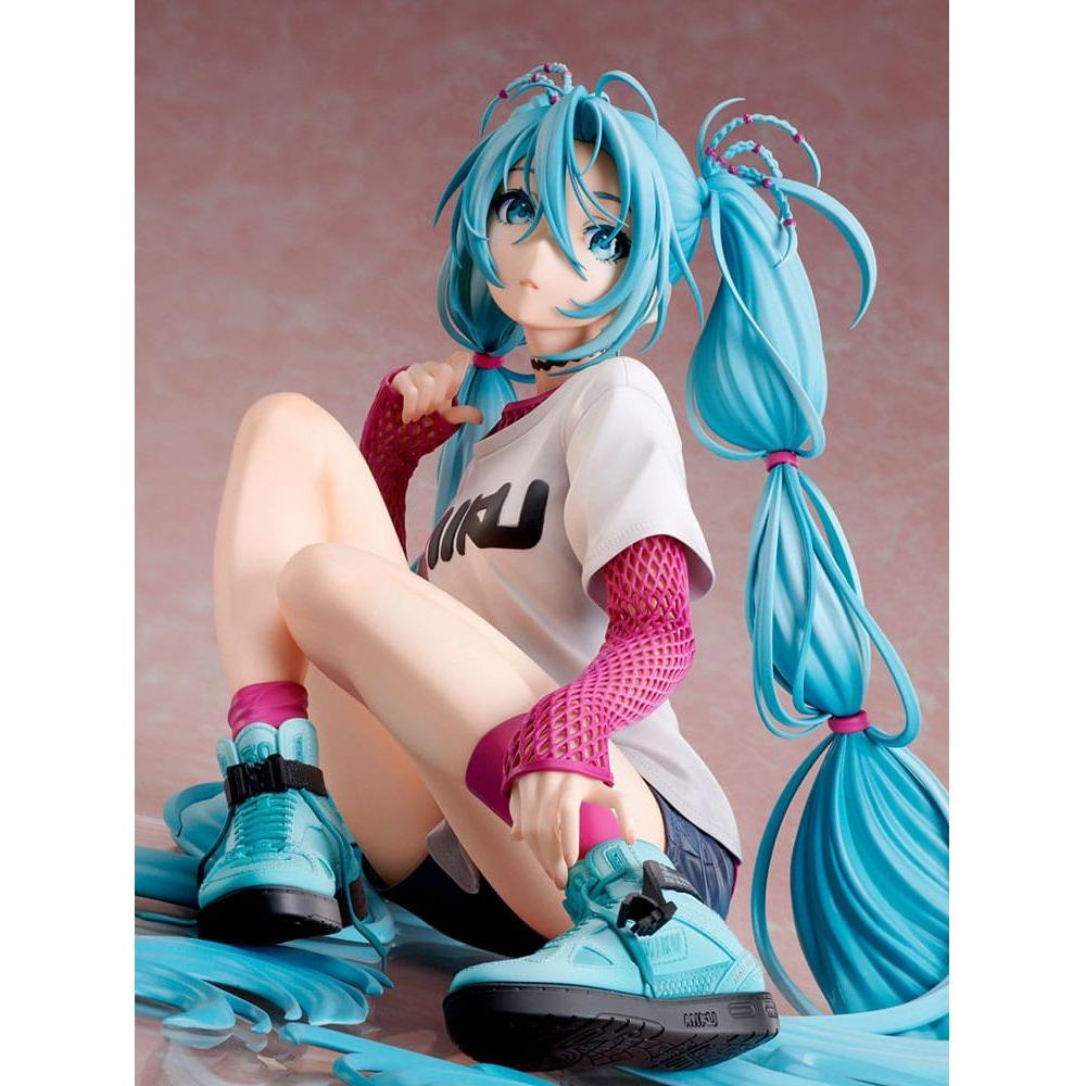 Hatsune Miku Statue 1/4 Yoneyama Mai The Latest Street Style "Cute" 17 cm - The Happy Toy Store