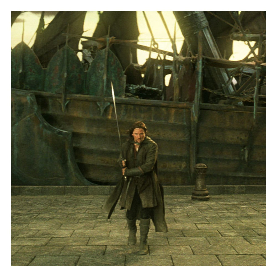 Lord of the Rings Mini Statue Aragorn 20 cm - The Happy Toy Store