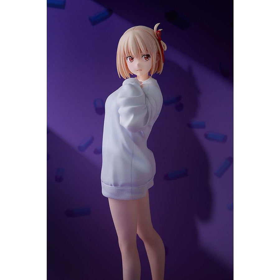Lycoris Recoil PVC Statue 1/7 Chisato Nishikigi: Oversized Sweatshirt Ver. 25 cm - The Happy Toy Store