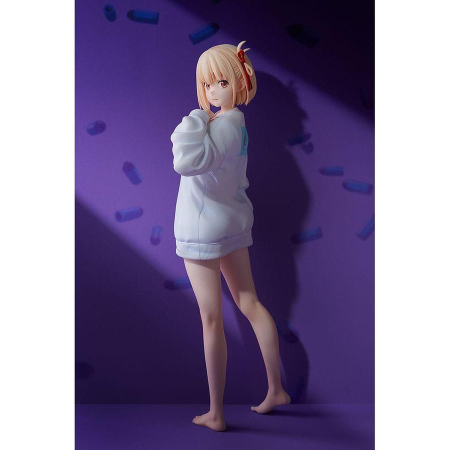 Lycoris Recoil PVC Statue 1/7 Chisato Nishikigi: Oversized Sweatshirt Ver. 25 cm - The Happy Toy Store