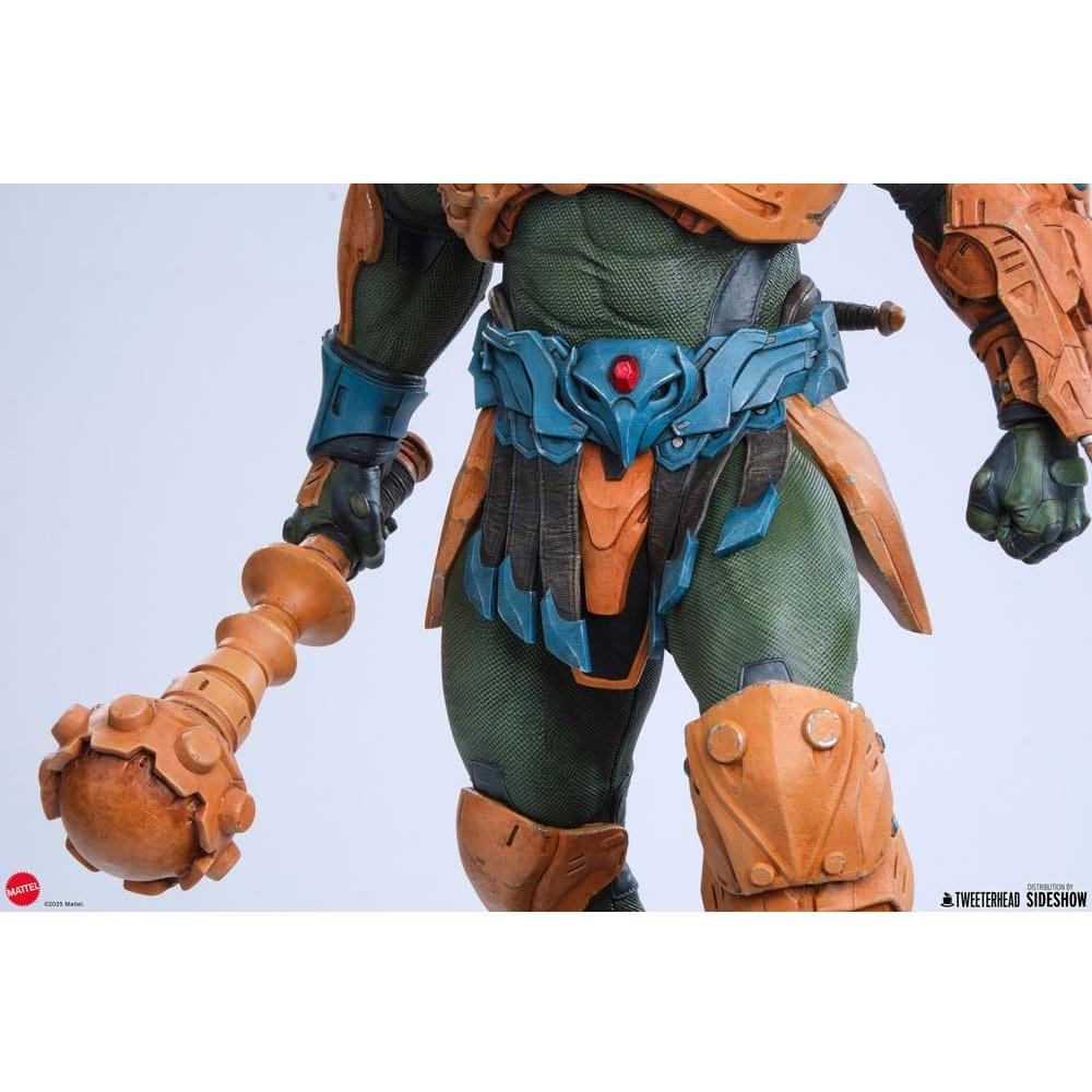 Masters of the Universe Legends Maquette Man - at - Arms 51 cm - The Happy Toy Store