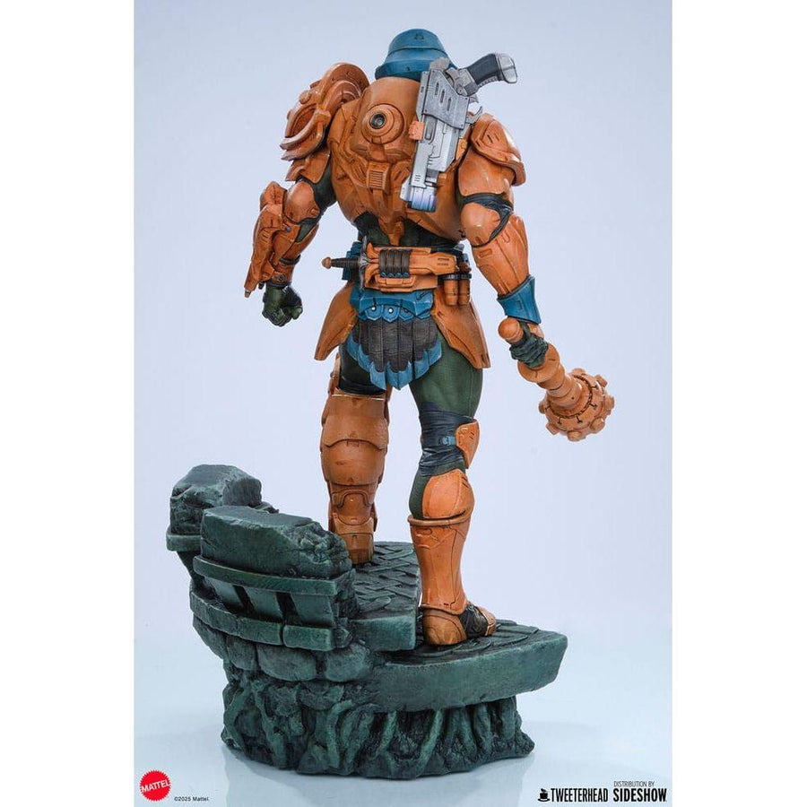 Masters of the Universe Legends Maquette Man - at - Arms 51 cm - The Happy Toy Store