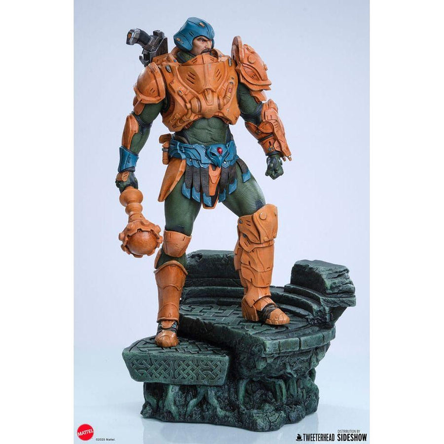 Masters of the Universe Legends Maquette Man - at - Arms 51 cm - The Happy Toy Store