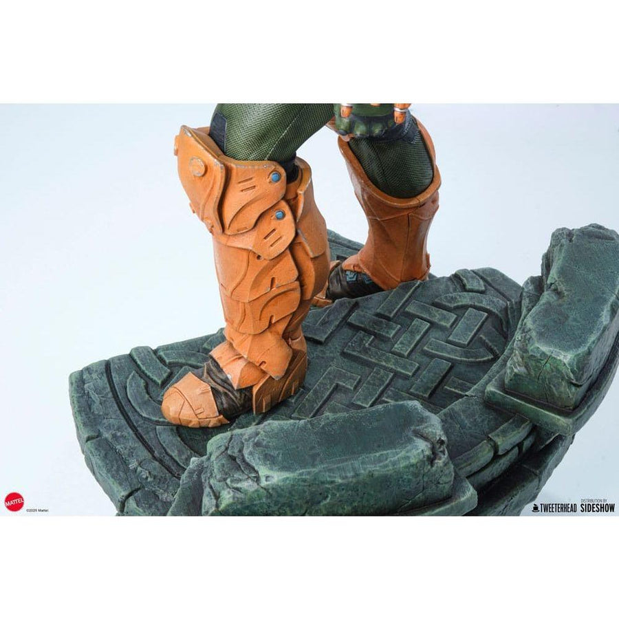 Masters of the Universe Legends Maquette Man - at - Arms 51 cm - The Happy Toy Store