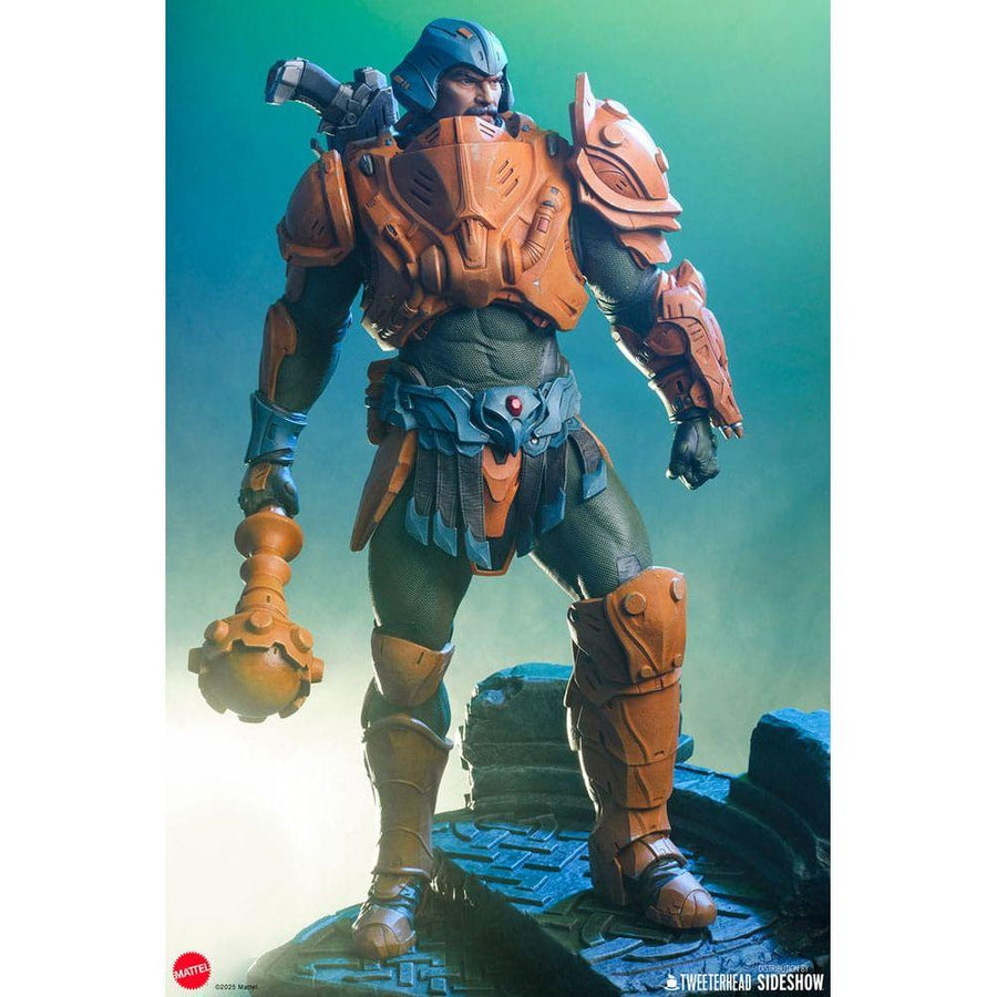 Masters of the Universe Legends Maquette Man - at - Arms 51 cm - The Happy Toy Store