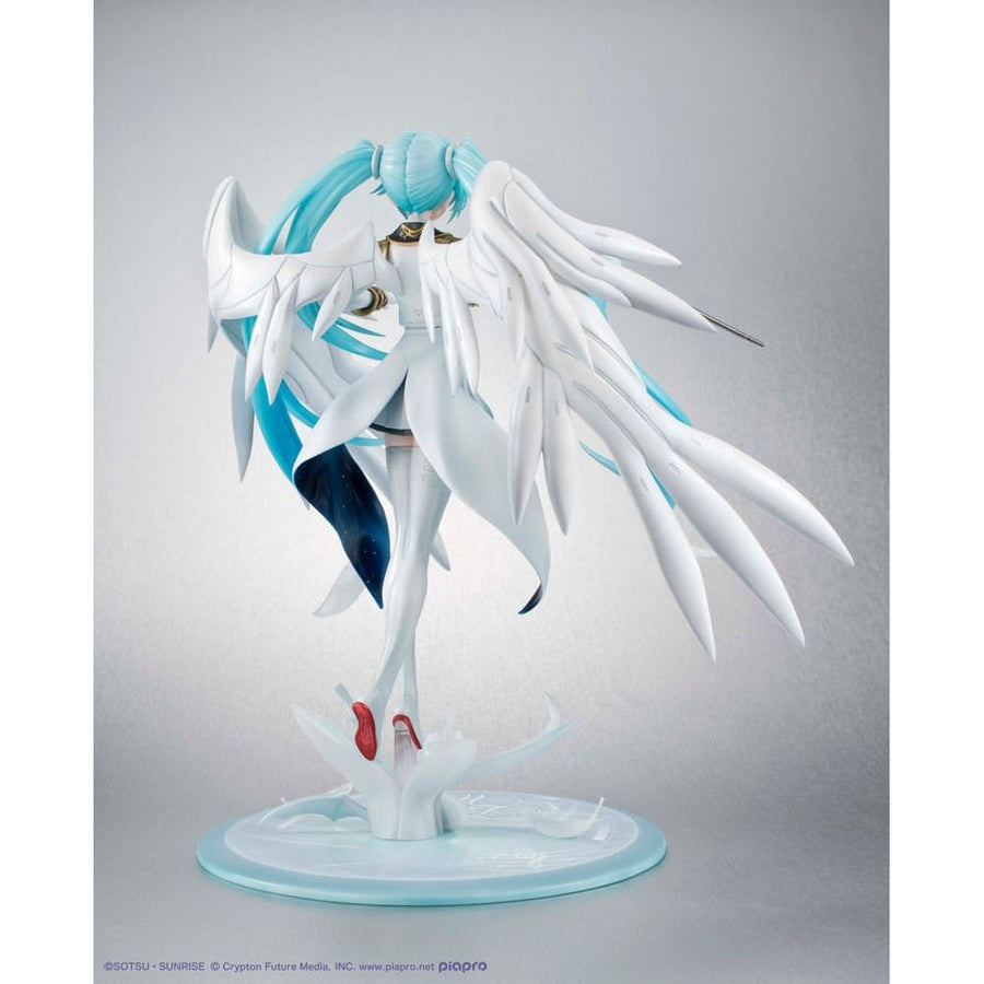Mobile Suit Gundam x Hatsune Miku Lucrea PVC Statue Hatsune Miku x Wing Gundam Zero EW 45th Anniversary 27 cm - The Happy Toy Store