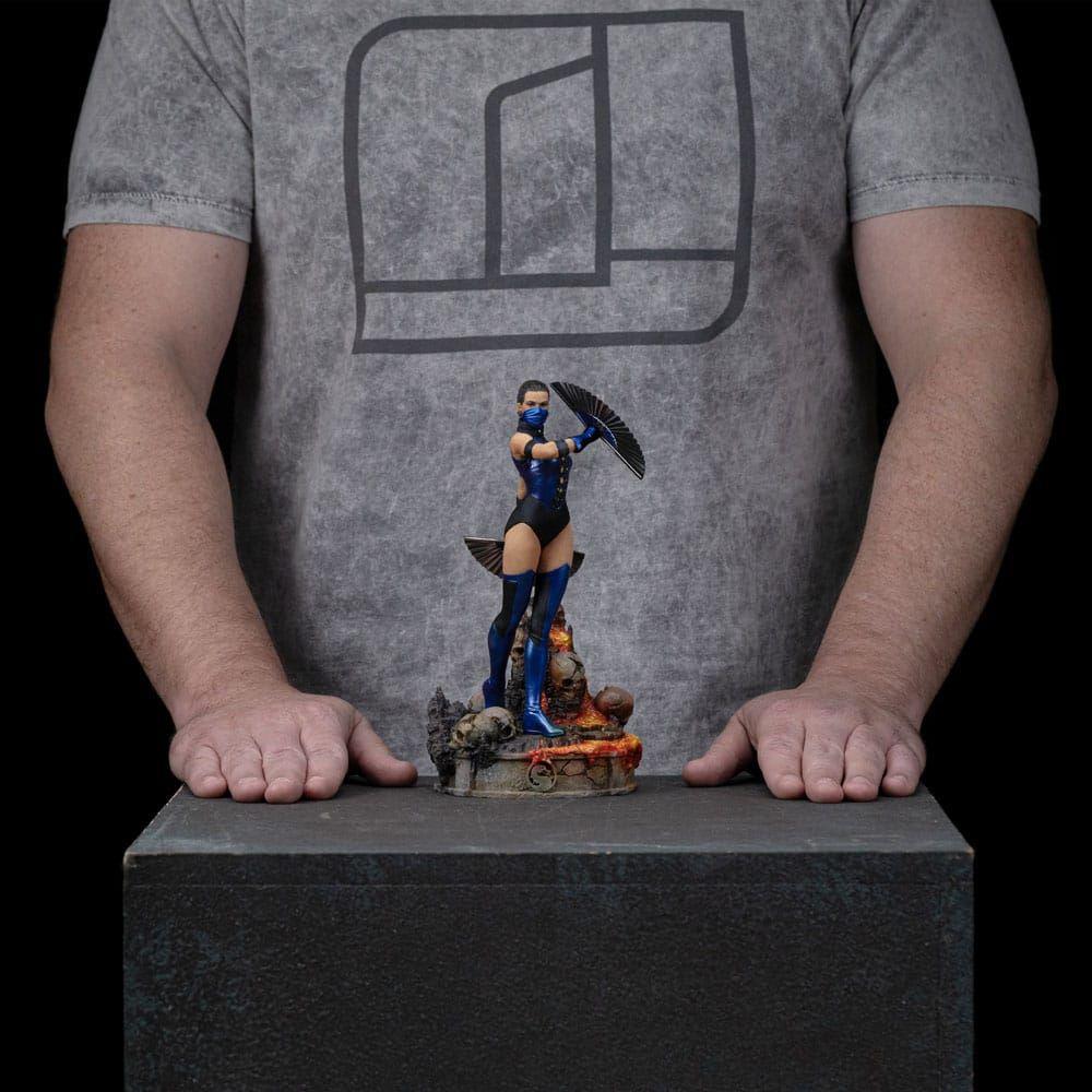 Mortal Kombat Art Scale Statue 1/10 Kitana 22 cm - The Happy Toy Store