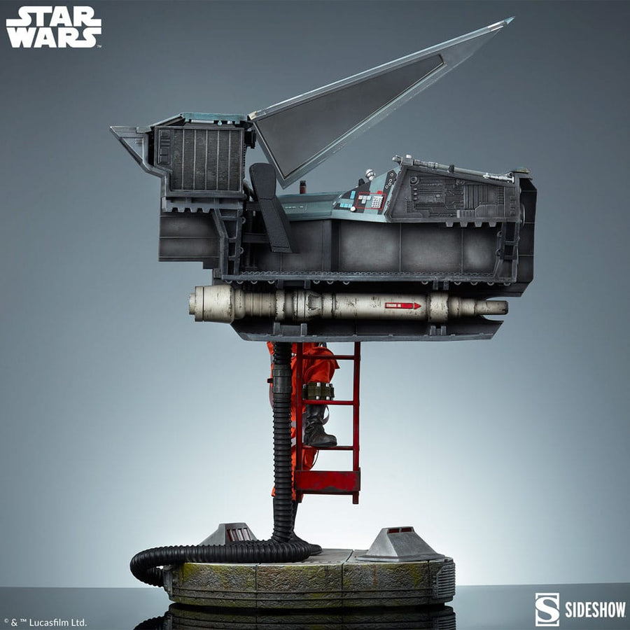 Star Wars Premium Format Statue Luke Skywalker & X - Wing: Red Five, Standing By 76 cm - The Happy Toy Store