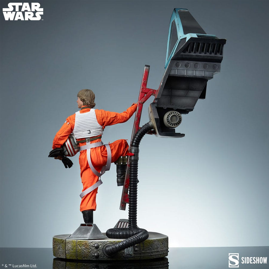 Star Wars Premium Format Statue Luke Skywalker & X - Wing: Red Five, Standing By 76 cm - The Happy Toy Store