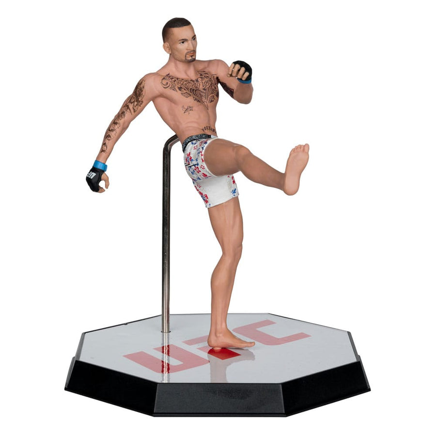 UFC Posed PVC Statue Max Holloway 18 cm - The Happy Toy Store
