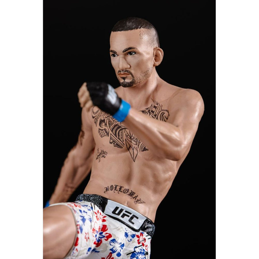 UFC Posed PVC Statue Max Holloway 18 cm - The Happy Toy Store